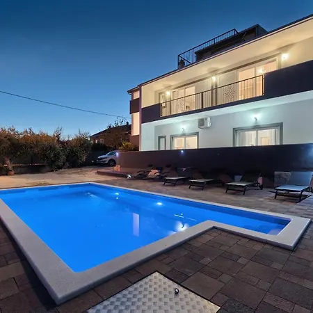 Holiday home Jakov Haus *