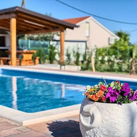 Holiday home Jakov Haus *