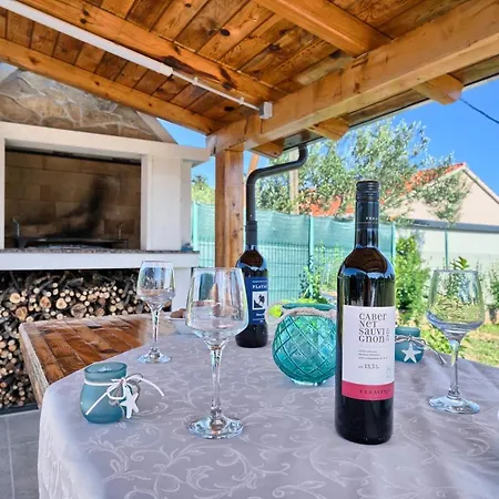 Holiday home Jakov Haus *