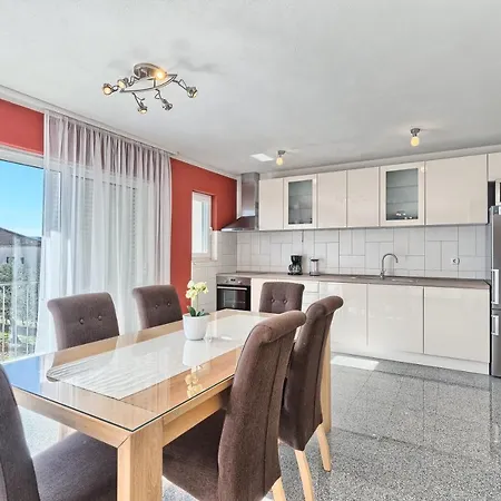 Jakov Haus Casa de Férias Kaštela