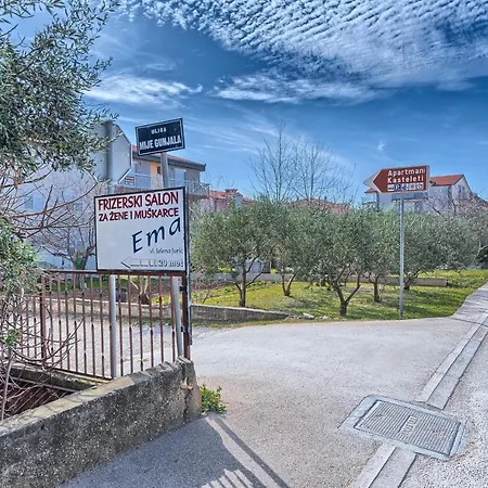 Jakov Haus * Kastela