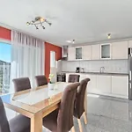 Jakov Haus Vikendica Kastela