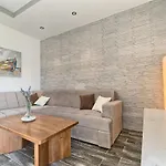 Jakov Haus