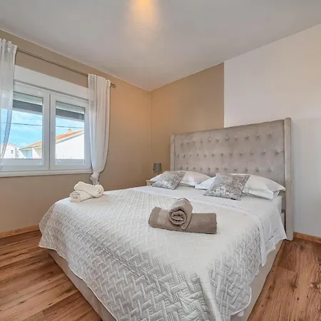 Jakov Haus * Kaštela