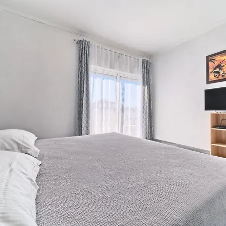 Jakov Haus Semesterbostad *