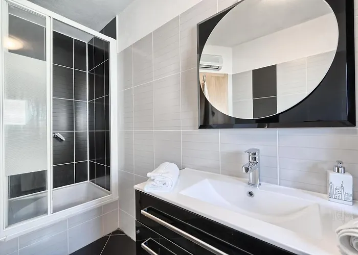 Jakov Haus בית נופש