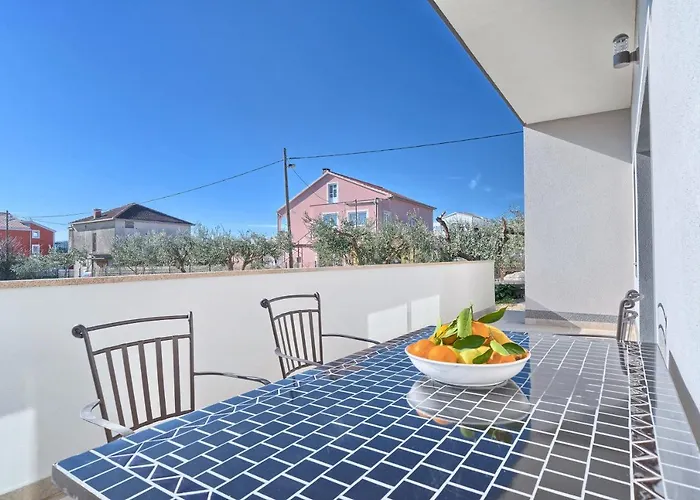 Jakov Haus בית נופש *